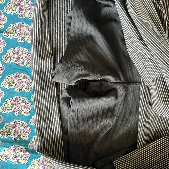 Athleta Black and Gray Striped Skort - Picture 4 of 5